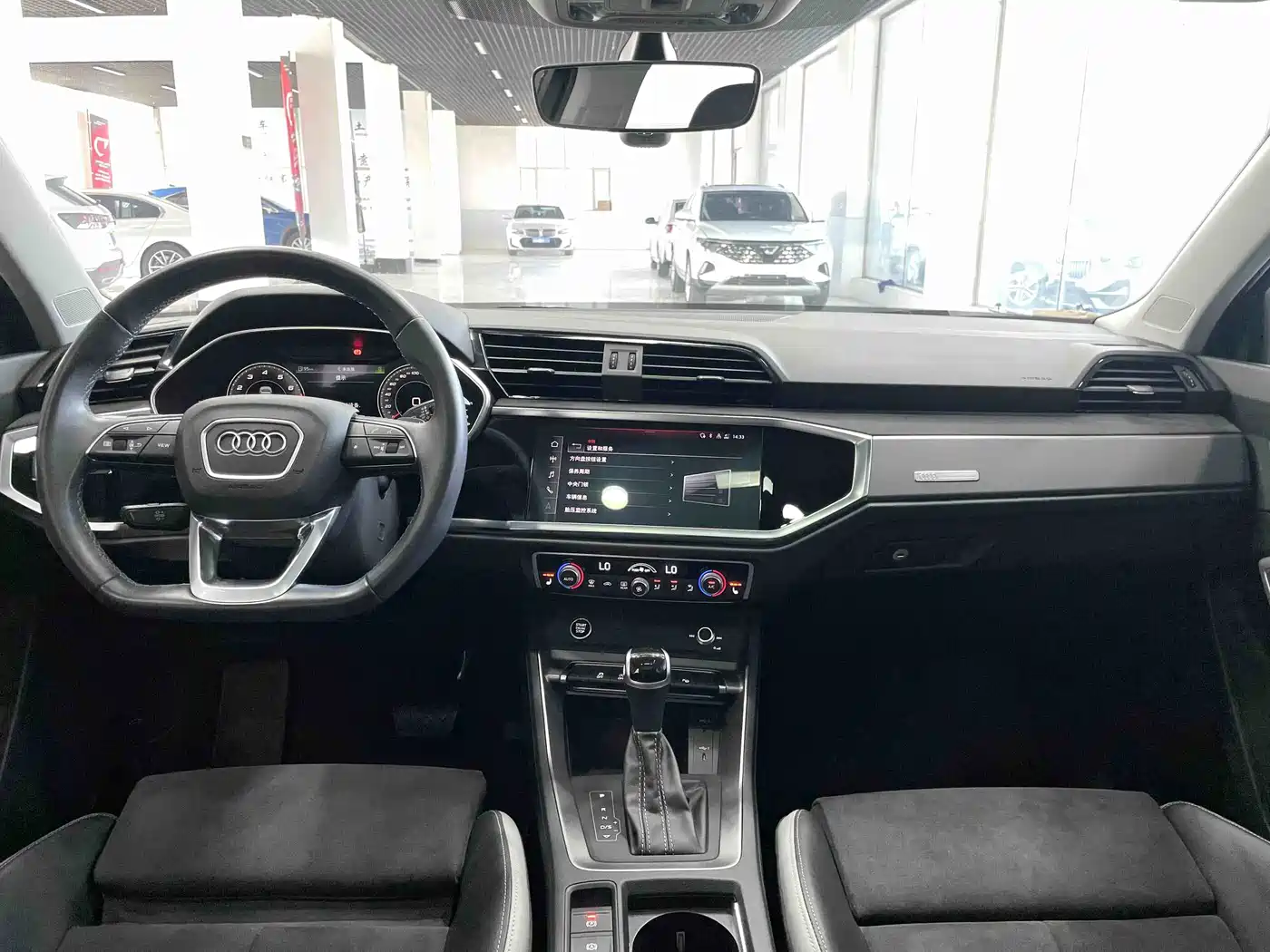 Audi Q3 2022 35 TFSI Fashion Dynamic фото 9