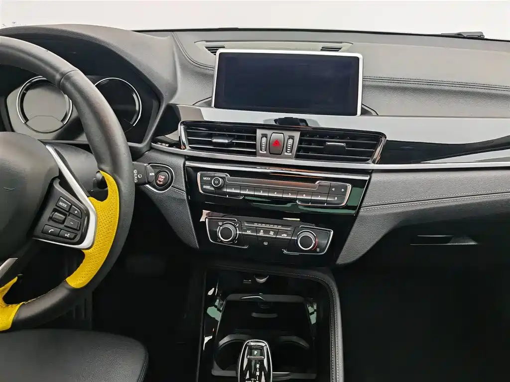 BMW X2 (Import) 2019 sDrive20i M Off-Road Package China VI фото 12