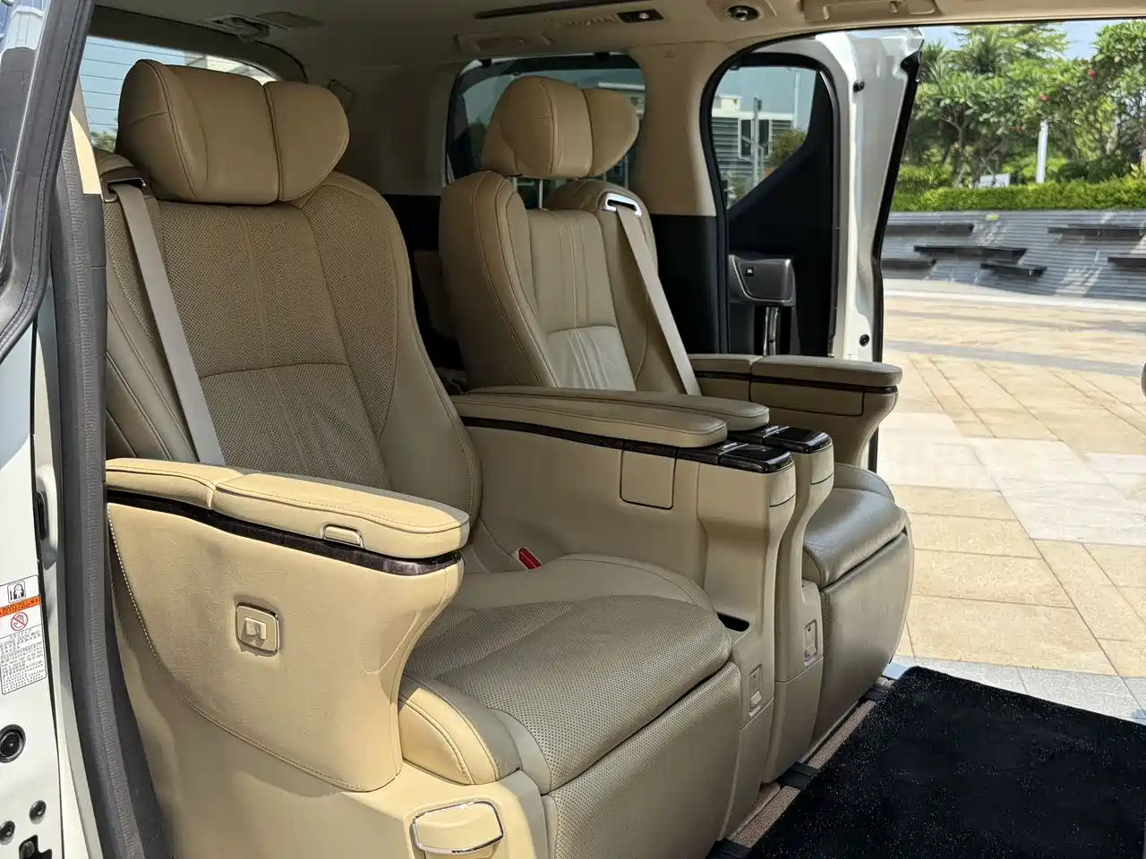 Toyota Alphard 2018 Facelift 3.5L Premium Edition фото 8