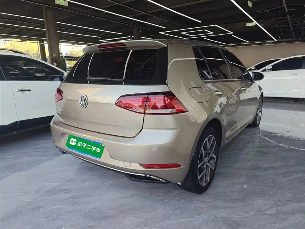 Volkswagen Golf 2020 200TSI DSG Comfort Progressive Edition фото 7