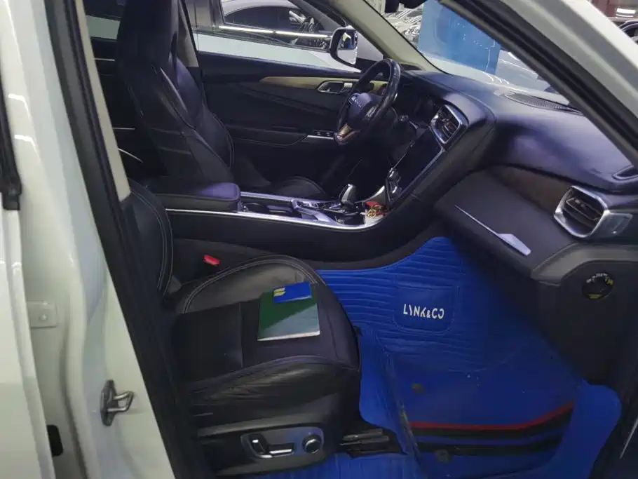 Lynk & Co 01 2018 2017 2.0T 2WD Pro Version
