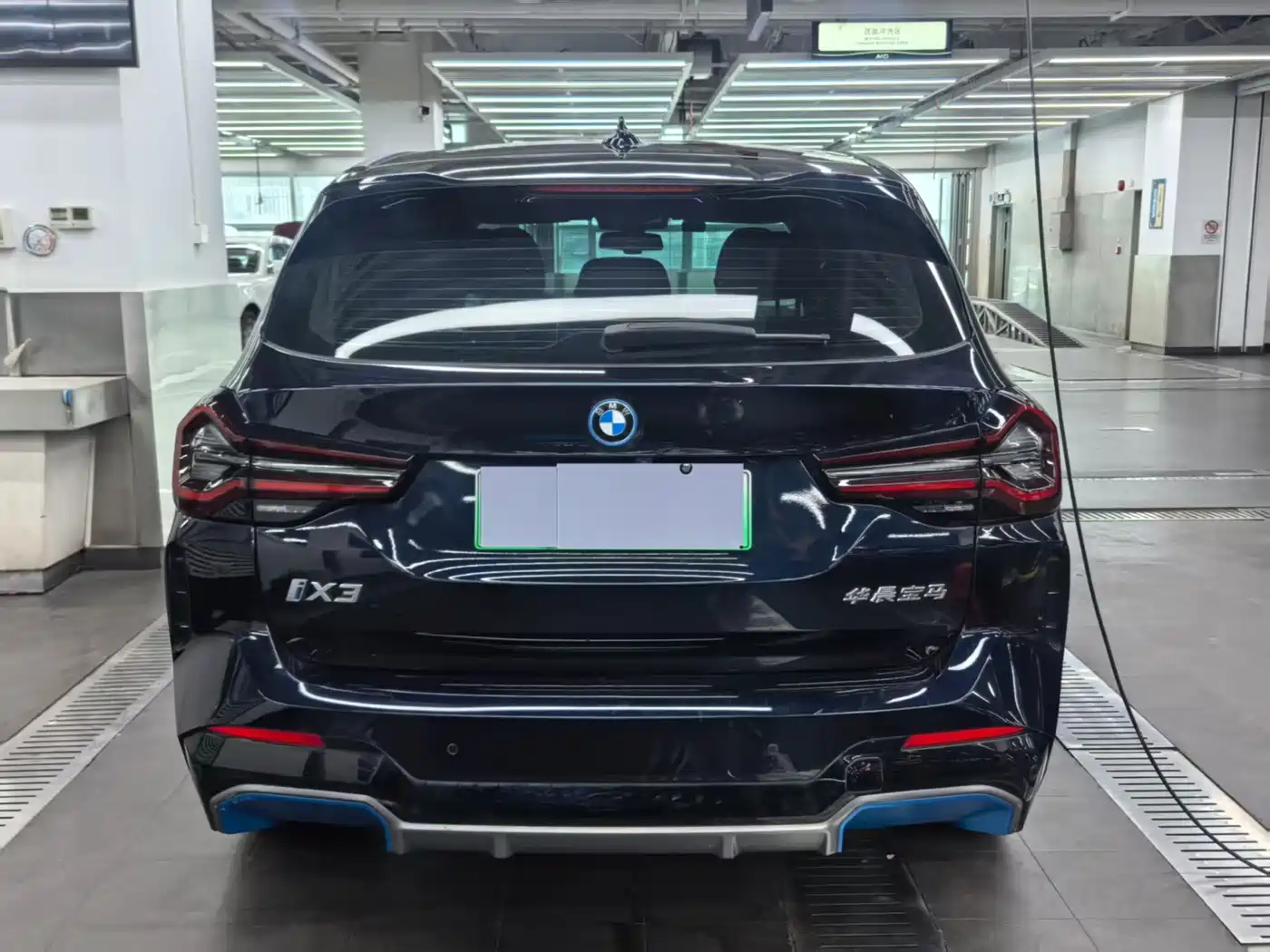 Фото 10 - BMW iX3