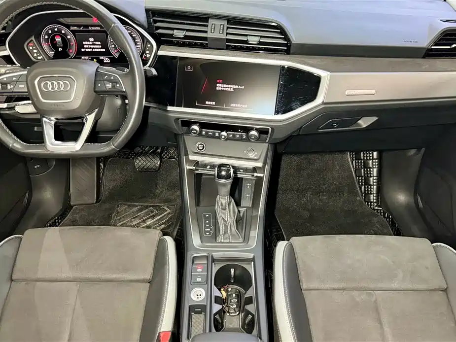 Audi Q3 2023 35 TFSI Fashion Dynamic Model (1.5T) фото 14