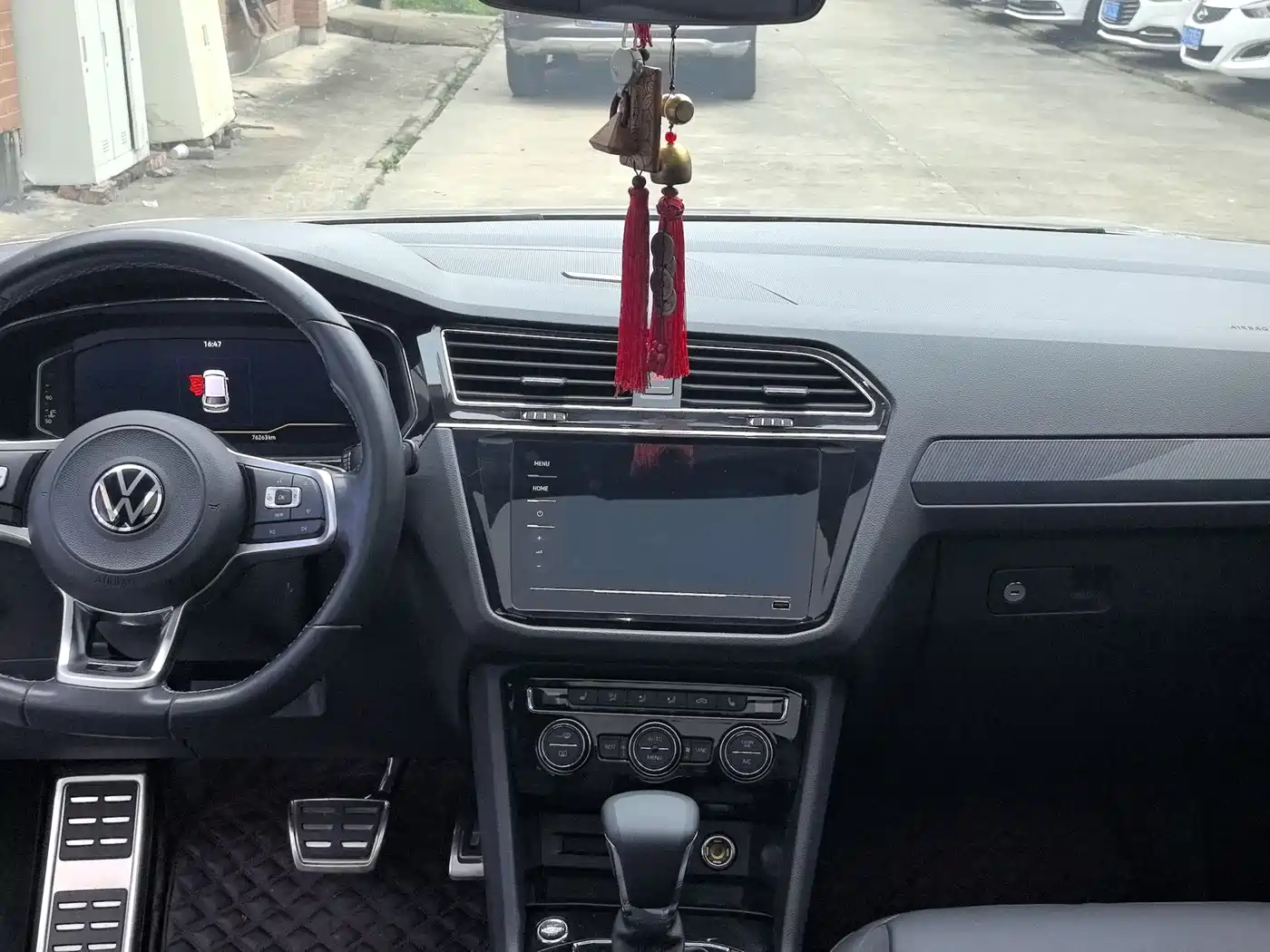 Volkswagen Tiguan L 2021 330TSI Automatic 2WD R-Line Premium фото 9