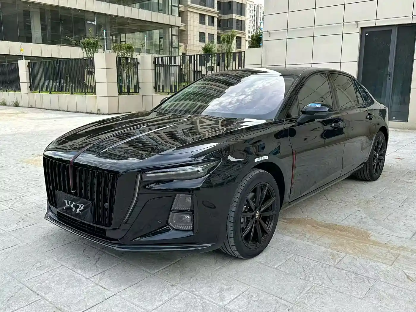 Hongqi H5 2025 2.0T Automatic Flag Celebration 500,000 Units Anniversary Edition фото 3