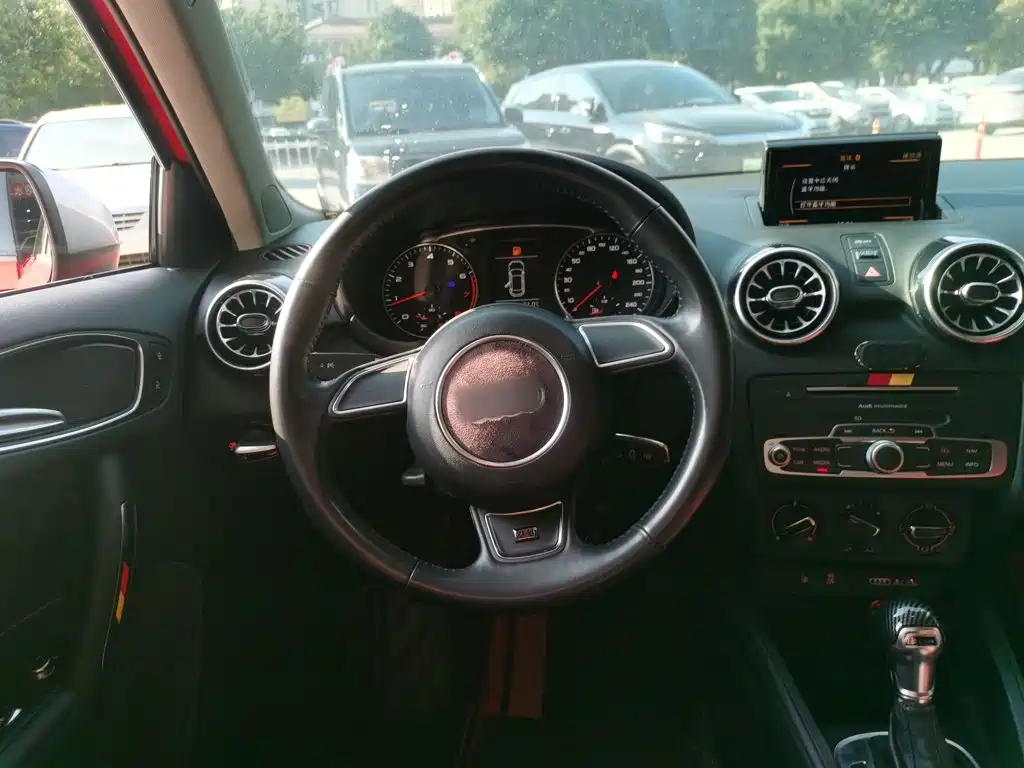 Audi A1 2017 2016 30 TFSI Sportback Design Style Edition