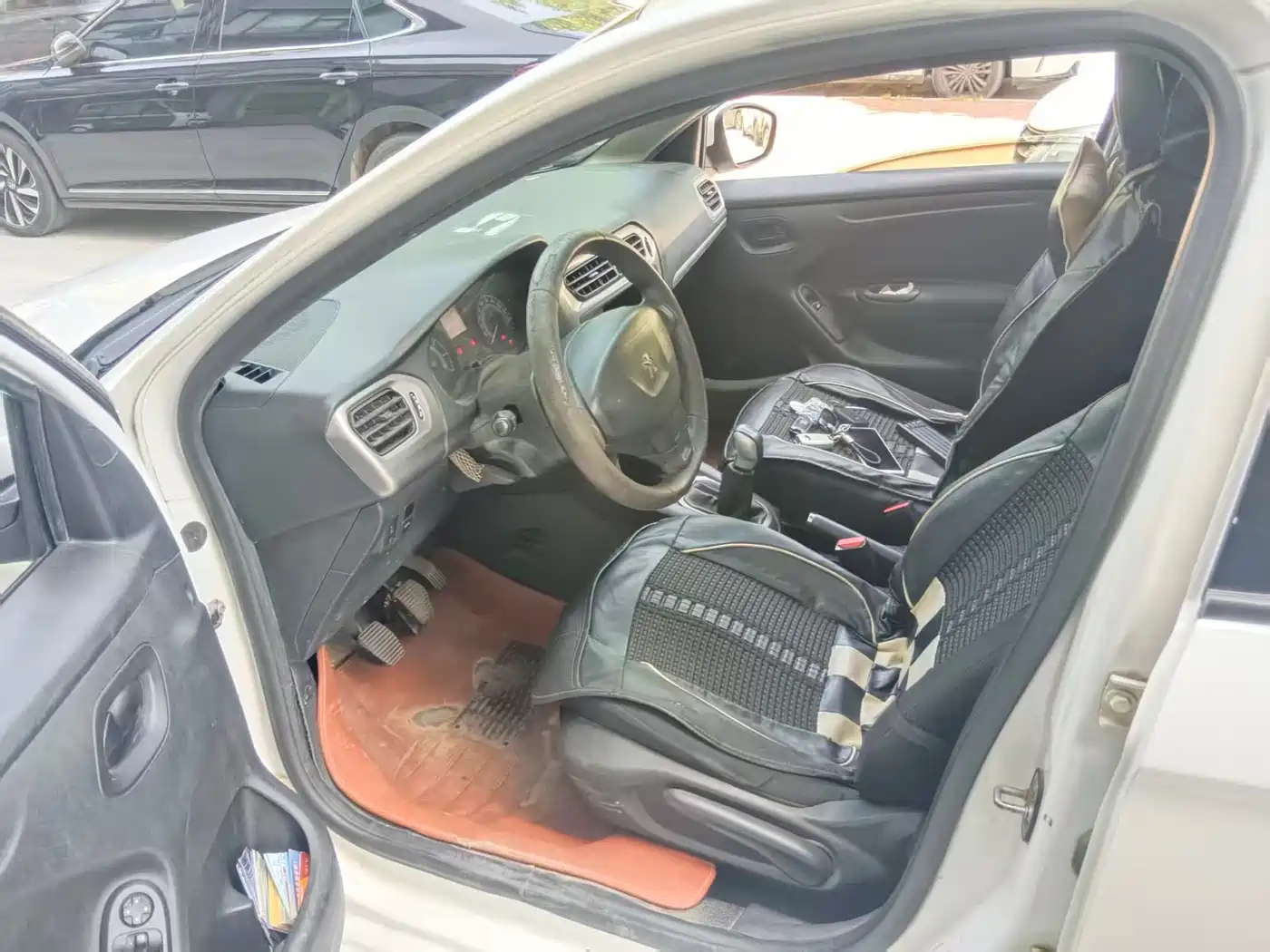 Peugeot 301 2014 1.6L Manual Comfort Edition фото 4