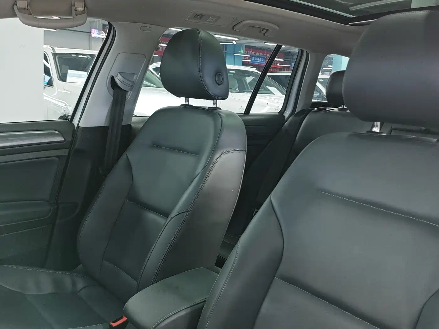Volkswagen Golf (Import) 2019 1.8TSI Wagon фото 8