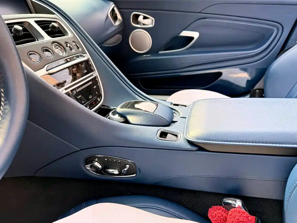 Aston Martin DB11 2021 2020 4.0T V8 Volante