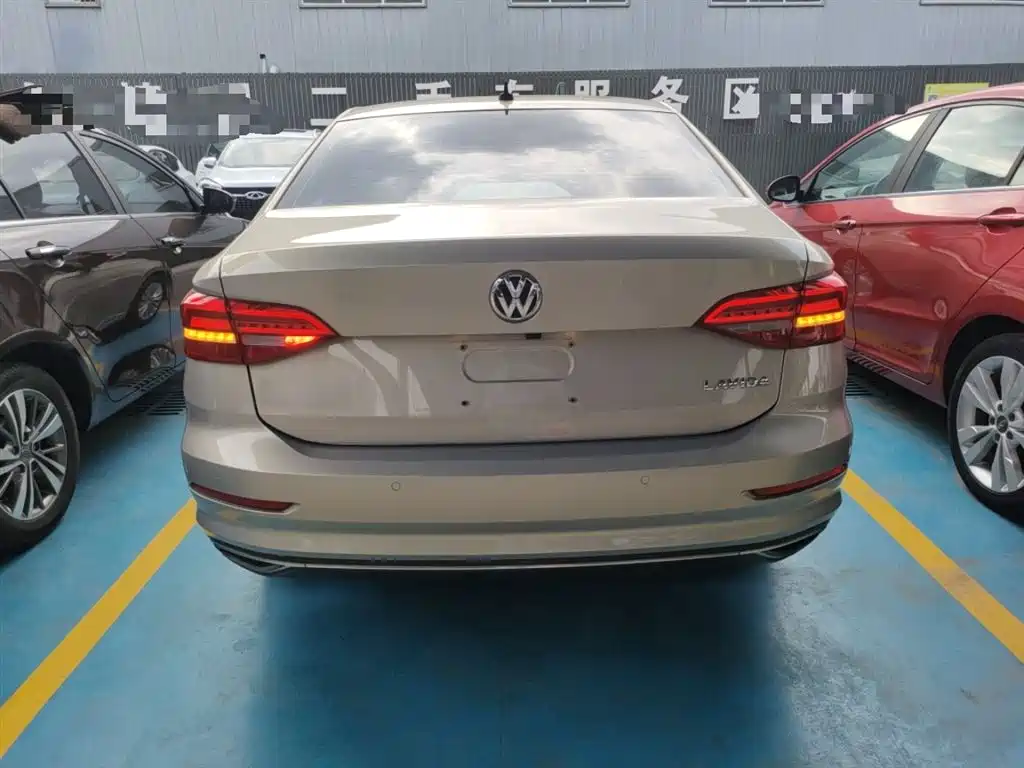 Volkswagen Lavida 2019 1.5L Automatic Comfort Edition China VI фото 6