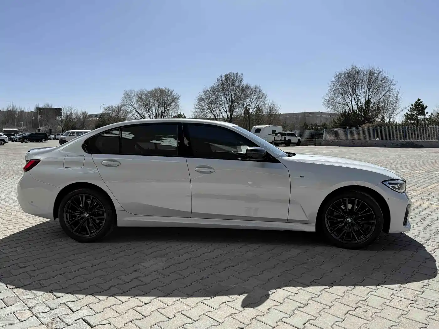 BMW 3 Series 2022 325Li M Sport Shadow Edition фото 4