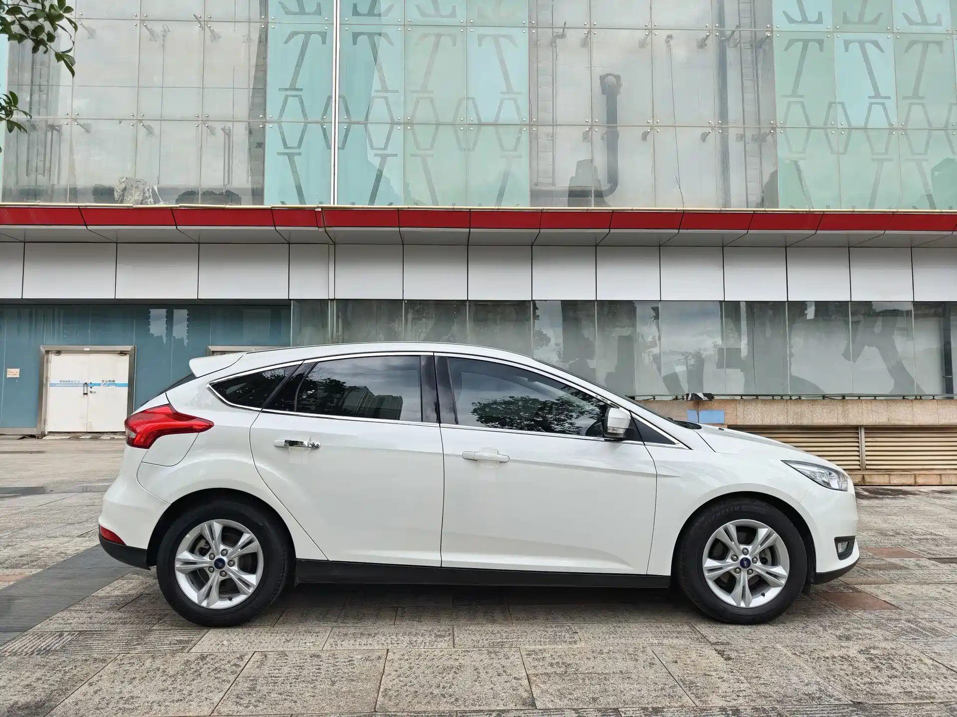 Фото 7 - Ford Focus
