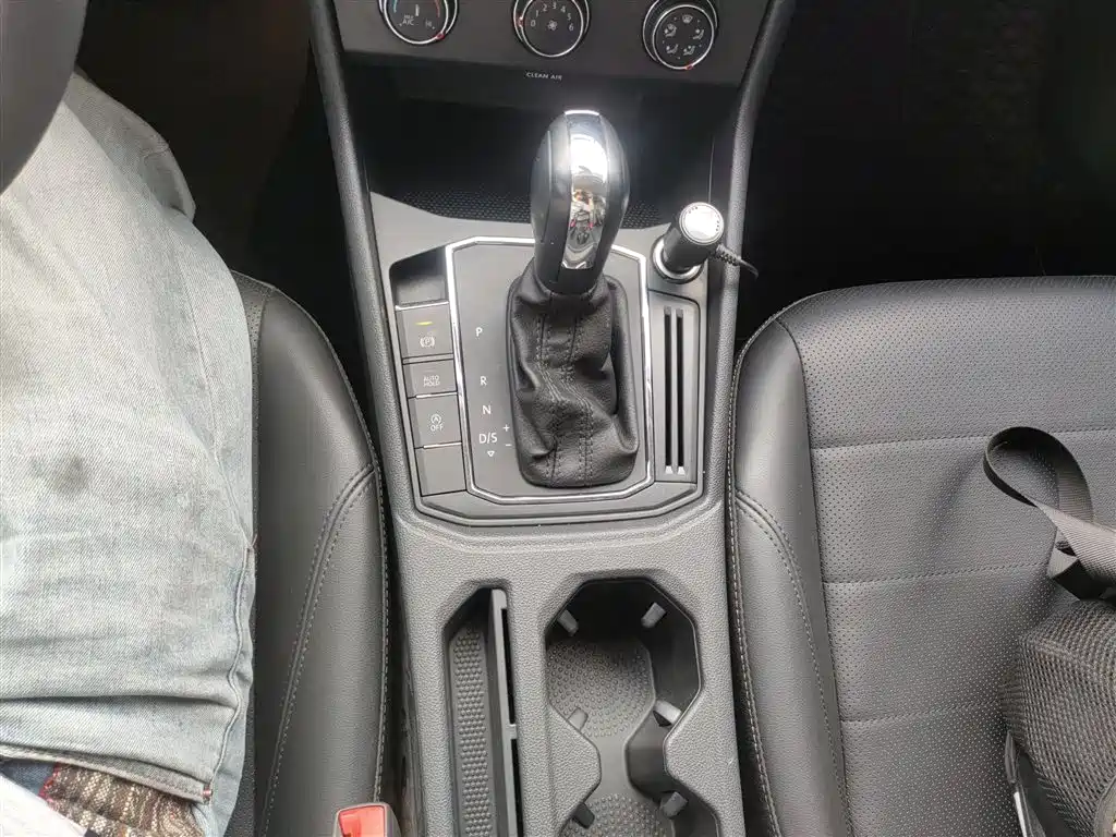 Volkswagen Lavida 2019 1.5L Automatic Comfort Edition China VI фото 14