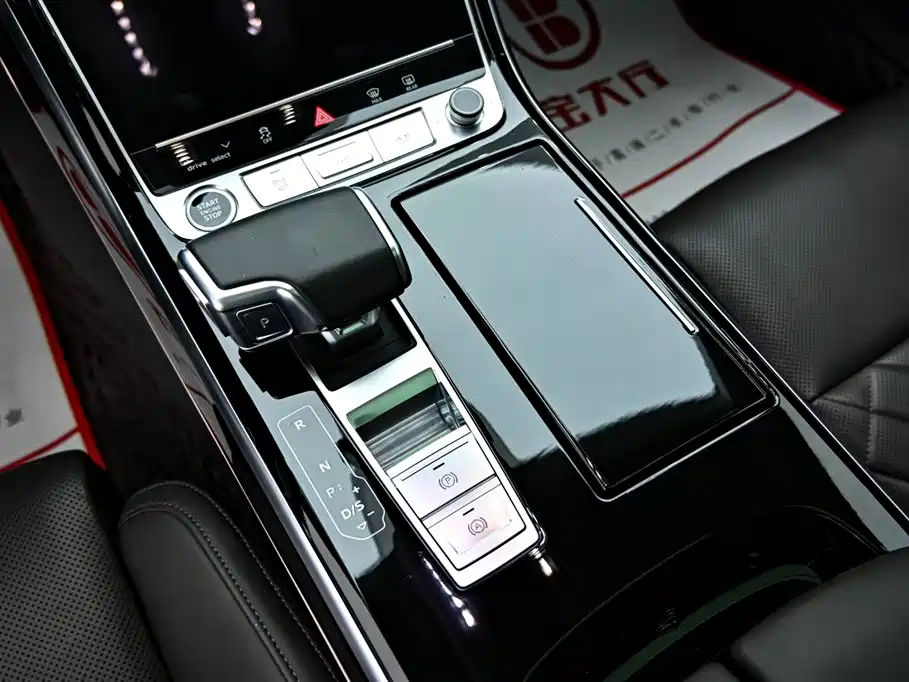Audi A8 New Energy 2022 A8L 60 TFSIe quattro Collector's Edition фото 21