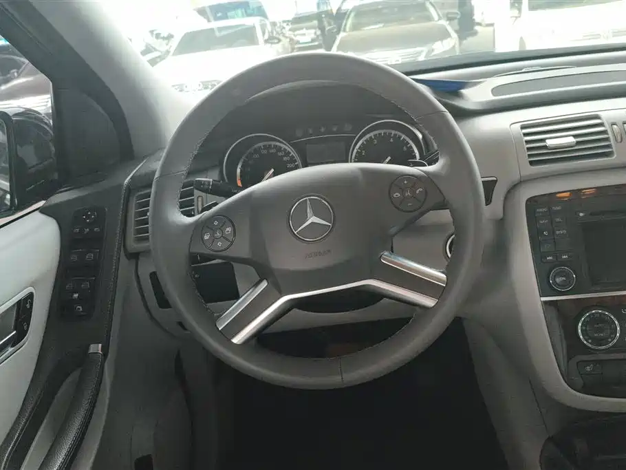 Mercedes-Benz R-Class 2011 R 350 L 4MATIC фото 15