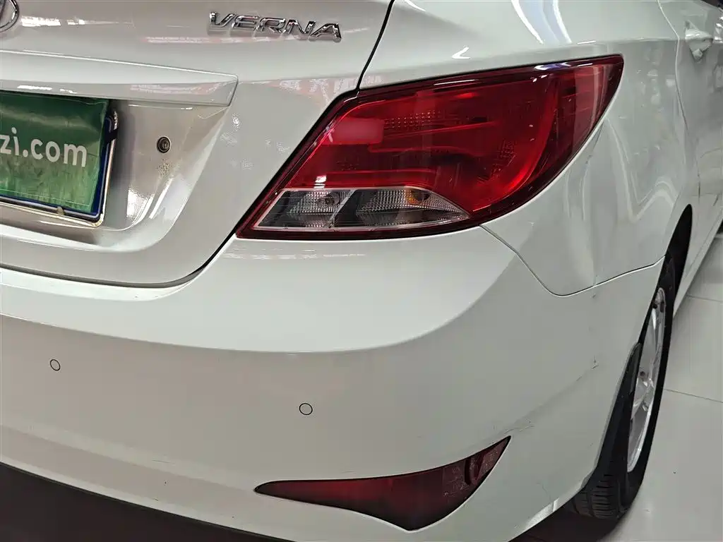 Hyundai Verna 2014 1.4L Manual Smart GLS фото 8