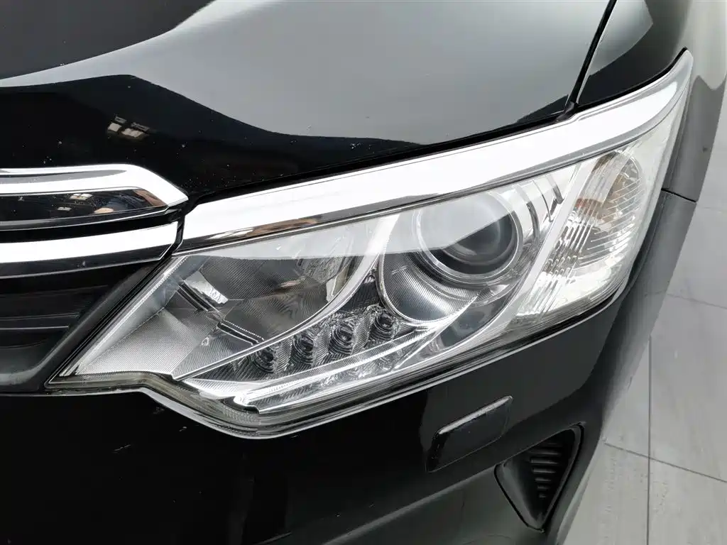 Toyota Camry 2015 2.5G Luxury Navigation Edition фото 7