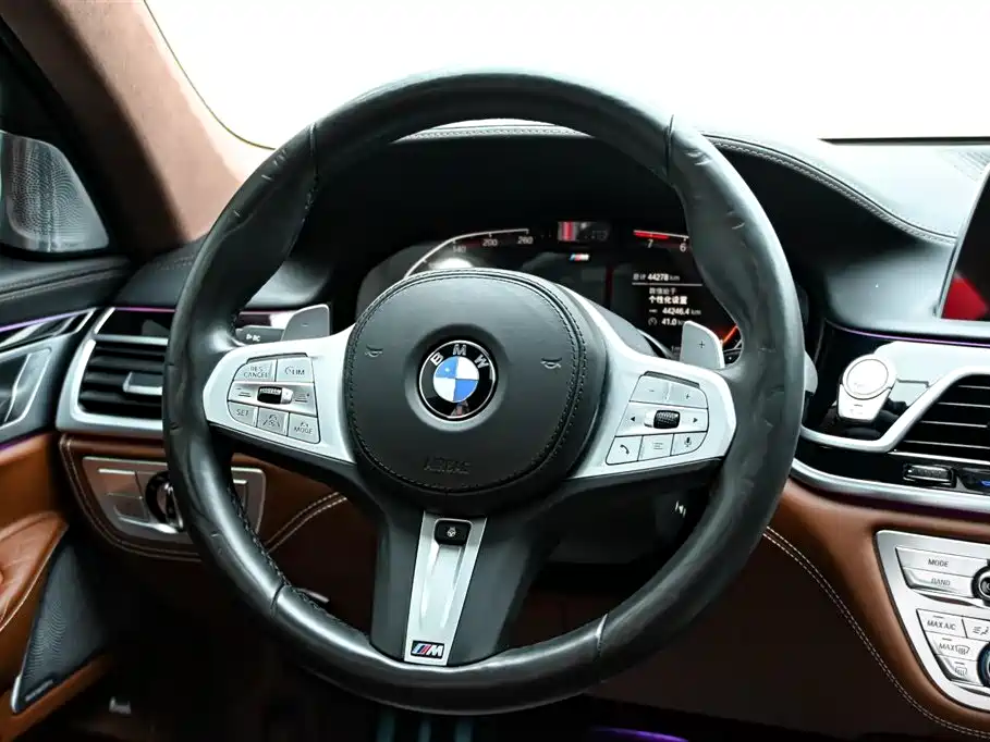 BMW 7 Series 2019 Facelift 740Li xDrive Executive M Sport Package фото 19