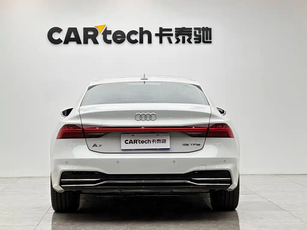 Photo 4 - Audi A7L