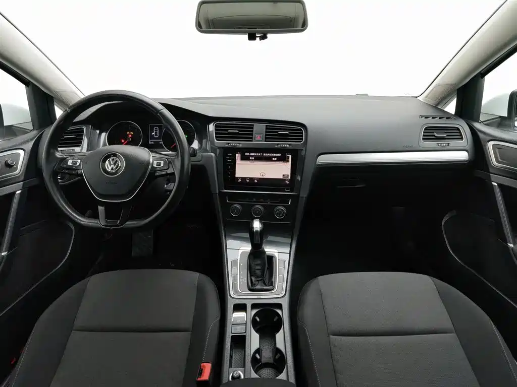 Volkswagen Golf 2020 200TSI DSG Comfort Progressive Edition фото 5