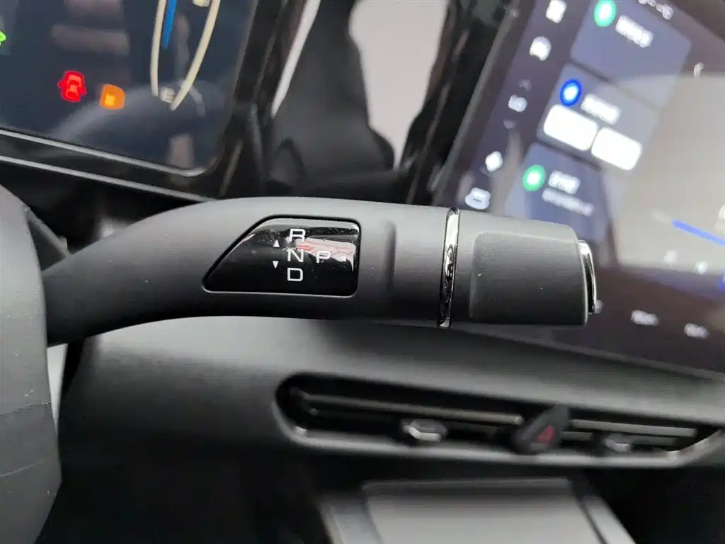 Haval Xiaolong 2023 1.5L 110KM Pilot Edition фото 13