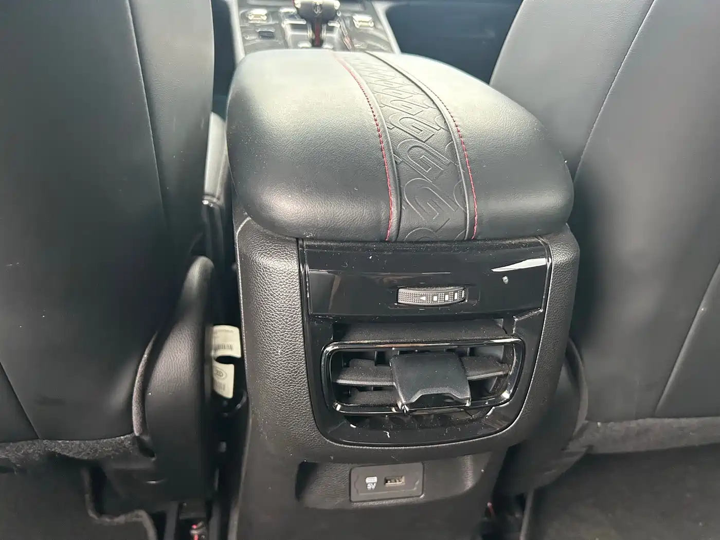 GAC Trumpchi Trumpchi Emkoo 2021 270T DCT J16 Edition фото 9