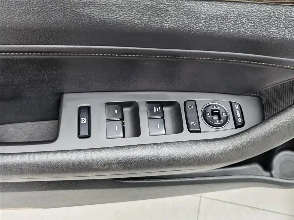 Hyundai Sonata 2018 1.6T GLS Smart China V фото 9