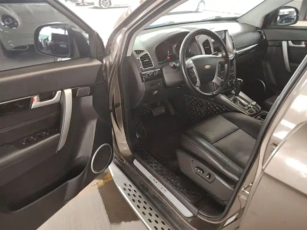 Chevrolet Captiva 2017 2.4L 4WD Flagship Edition 7-Seater фото 16