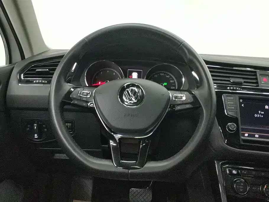 Volkswagen Tiguan L 2017 330TSI Automatic 2WD Luxury Edition фото 15