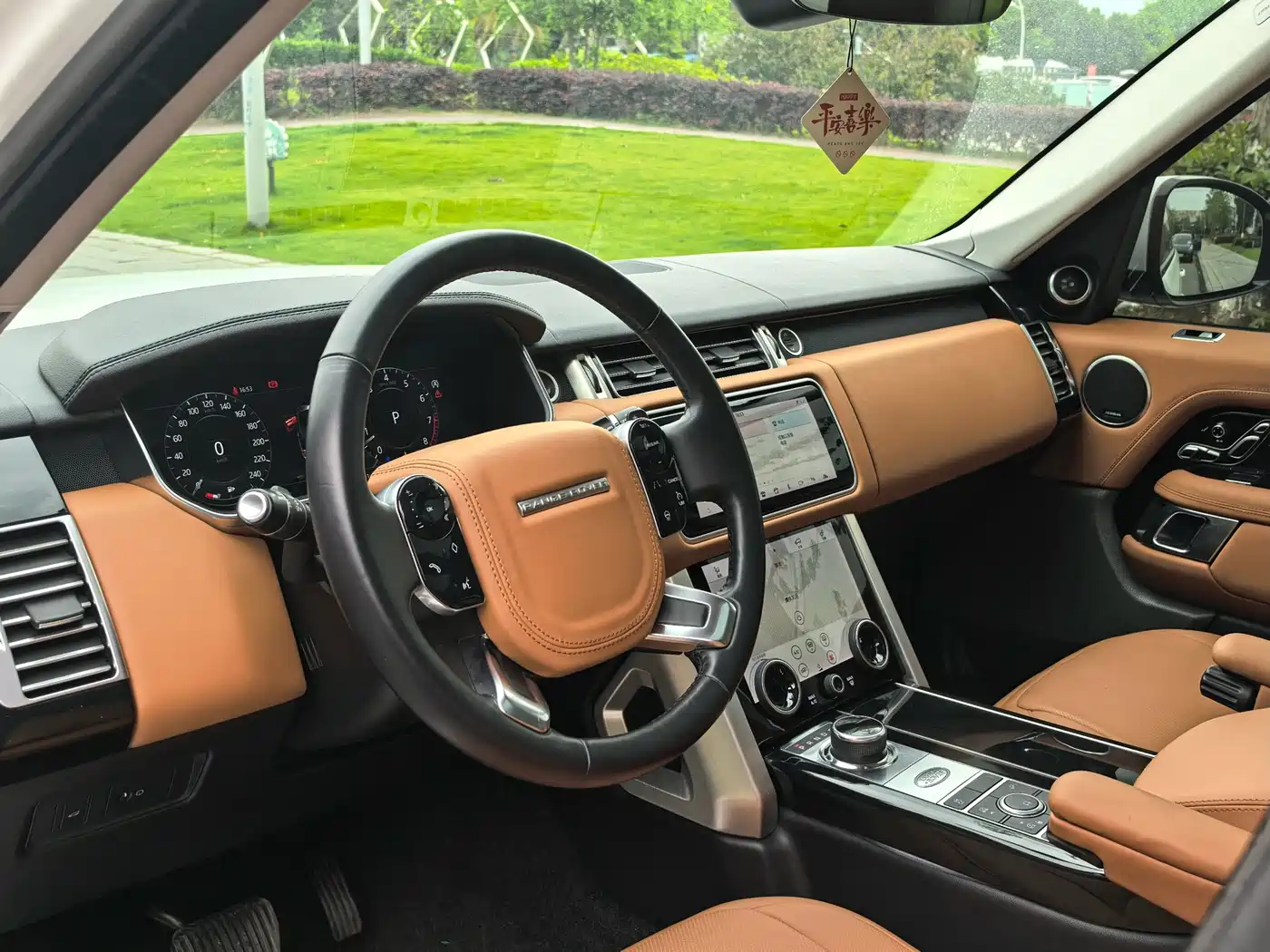 Land Rover Range Rover 2018 3.0 SC V6 Vogue Heritage Extended Edition фото 11