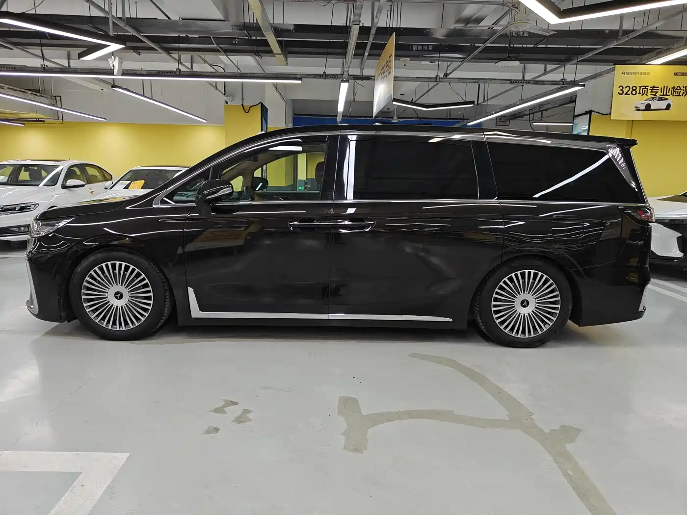 Voyah Auto Voyah Dreamer 2025 PHEV AWD Flagship Kunpeng Edition фото 5