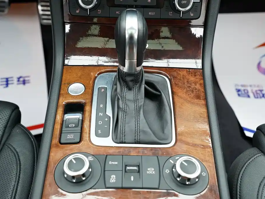 Volkswagen Touareg 2013 2011 3.0TSI Hybrid