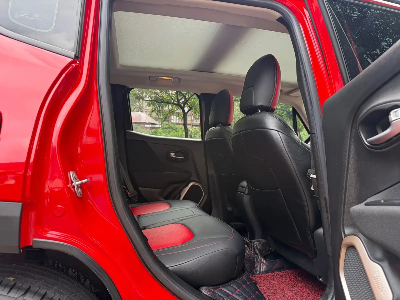 Фото 8 - Jeep Renegade