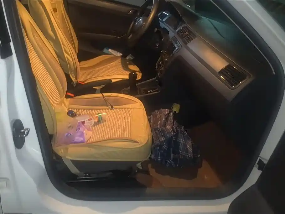 Volkswagen Santana 2018 1.5L Manual Trend Edition фото 8