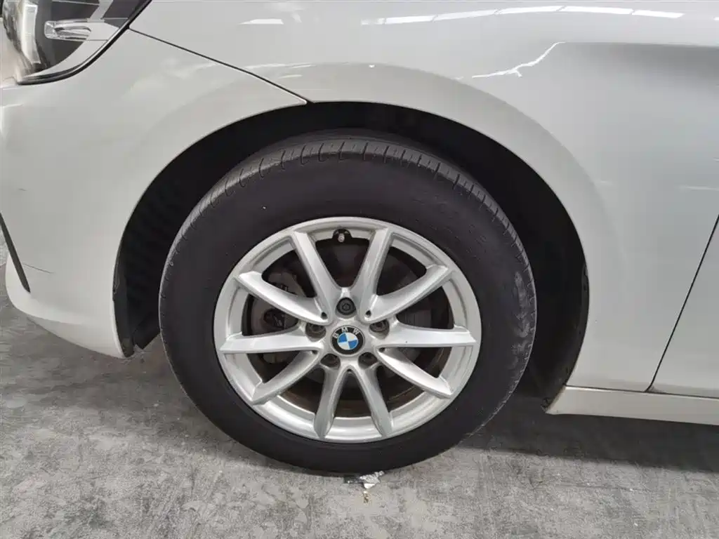 BMW 2 Series Touring 2016 218i Fashion Model фото 23