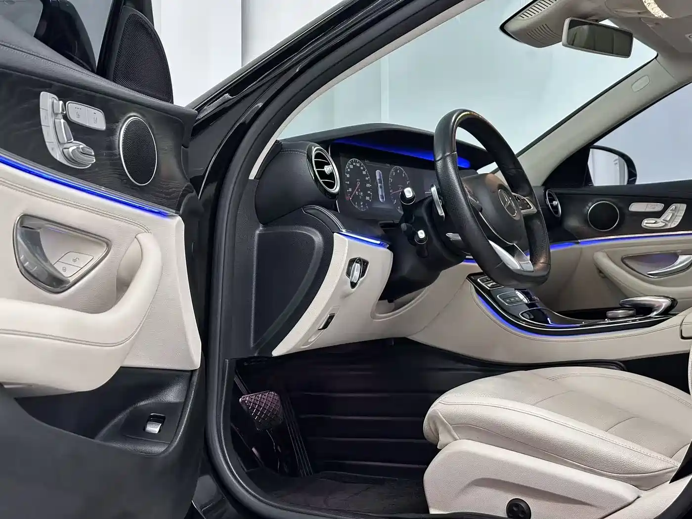 Mercedes-Benz E-Class 2017 E 300 L Sport Luxury фото 10