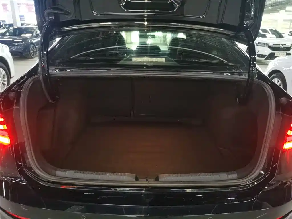 Volkswagen Lavida 2019 1.5L Automatic Comfort Edition China VI фото 12