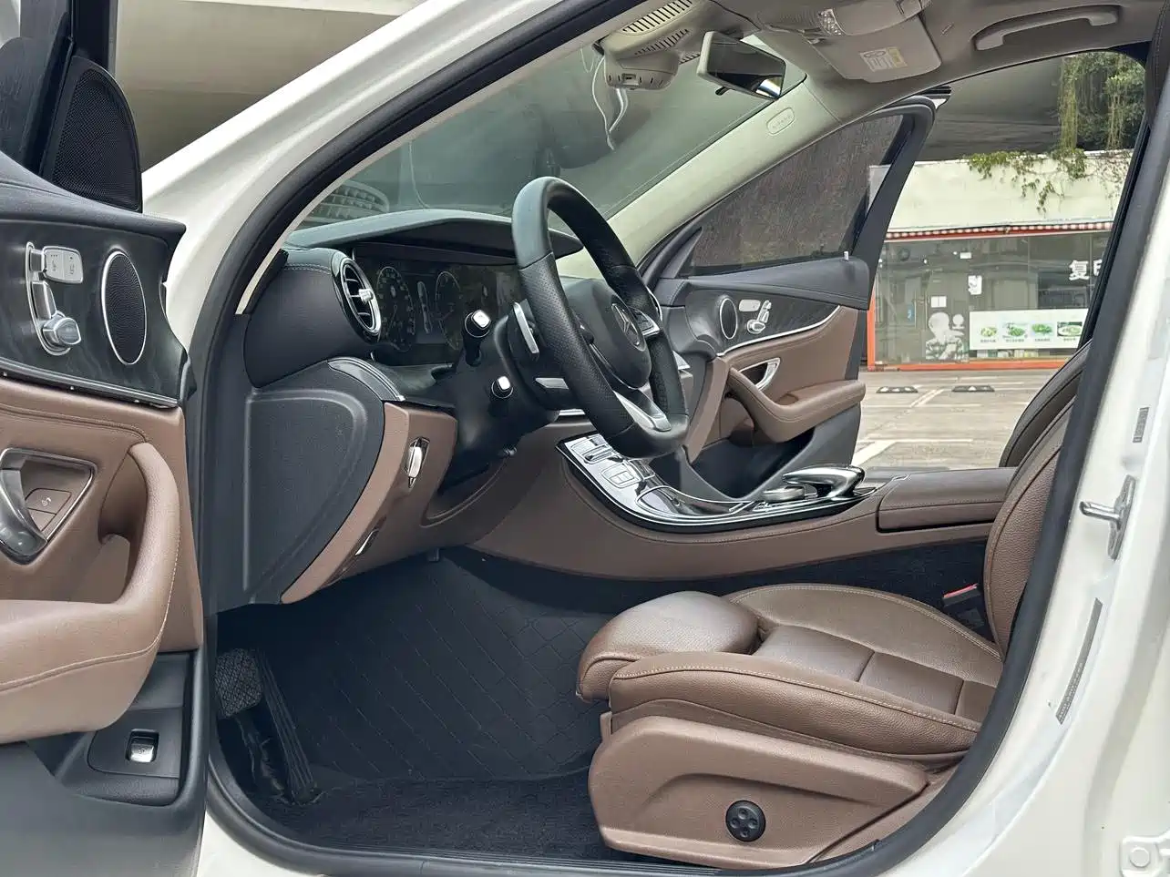 Mercedes-Benz E-Class 2017 E 200 L Sport 4MATIC фото 6