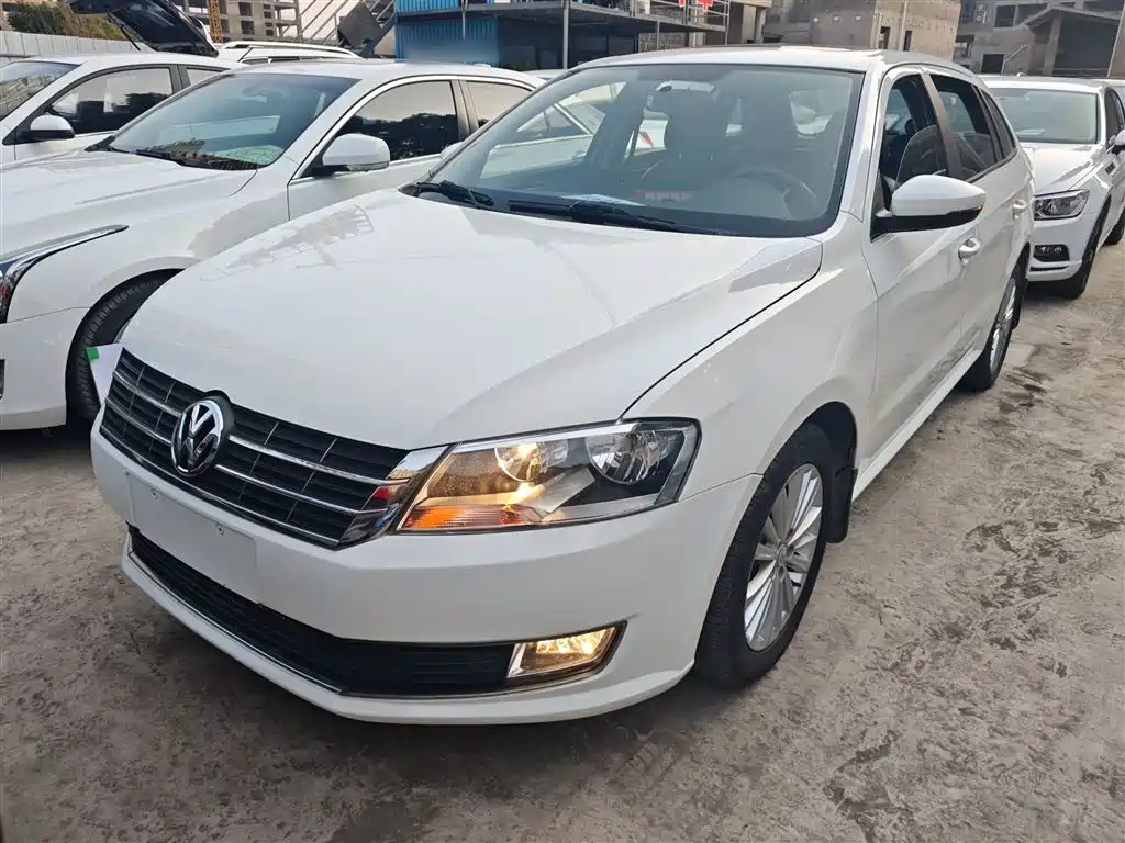 Volkswagen Lavida Tour 2013 1.6L Automatic Comfort