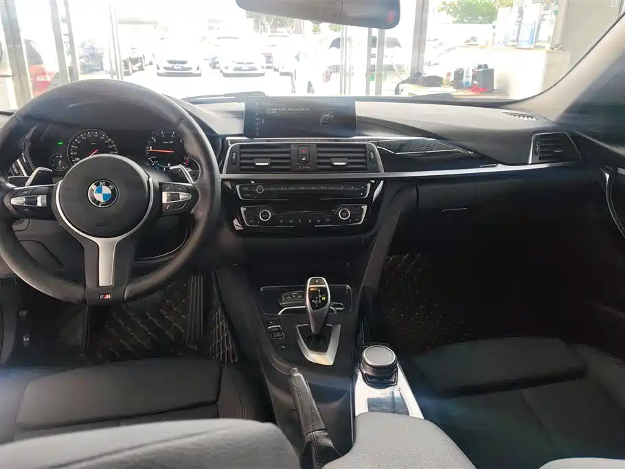 BMW 3 Series 2019 320Li M Sport Package фото 12