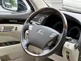 Фото 9 - Lexus LS