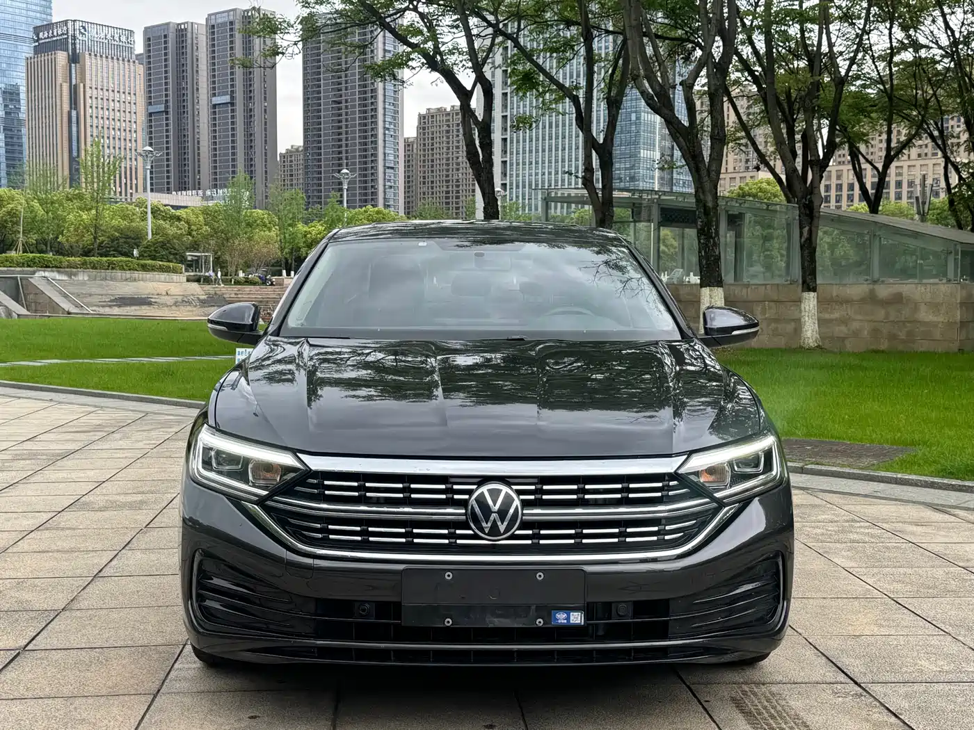 Volkswagen Sagitar 2023 Model Year 280TSI DSG Surpass Edition фото 2