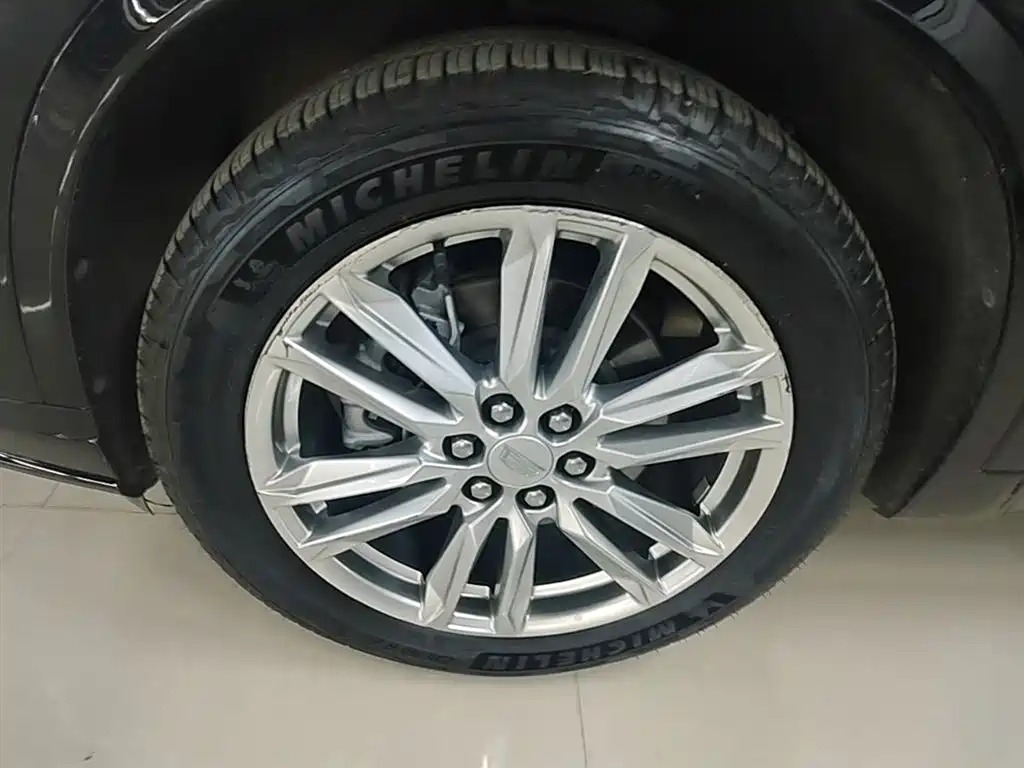 Cadillac XT6 2021 2.0T 6-seater 4WD Luxury фото 23