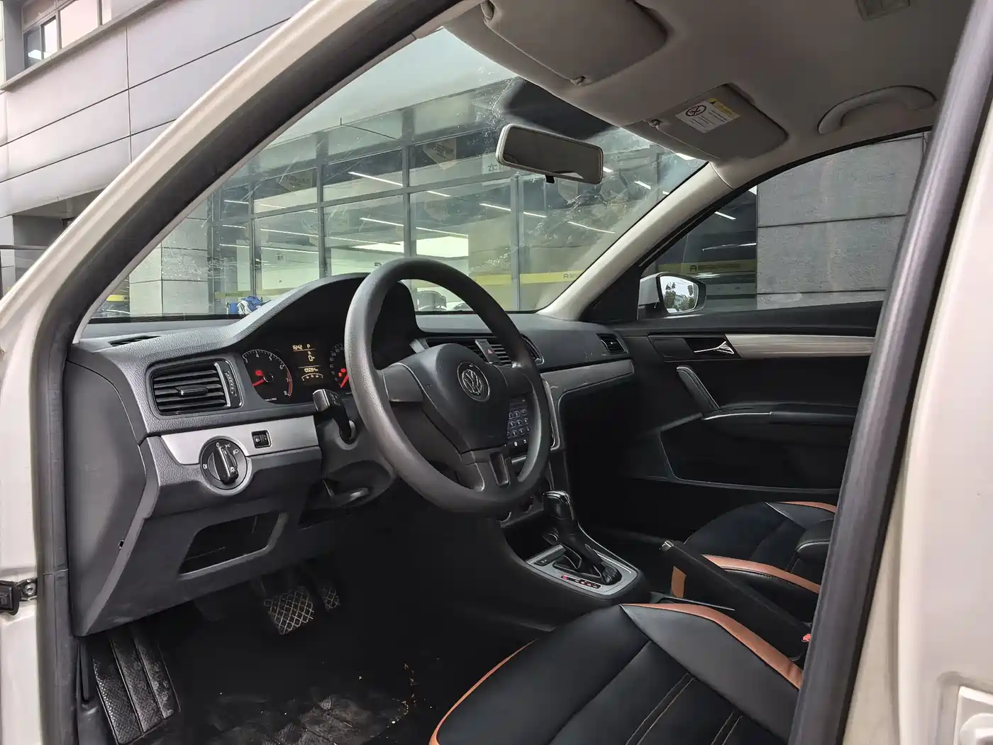 Volkswagen Lavida 2013 1.6L Automatic Trend Edition фото 9