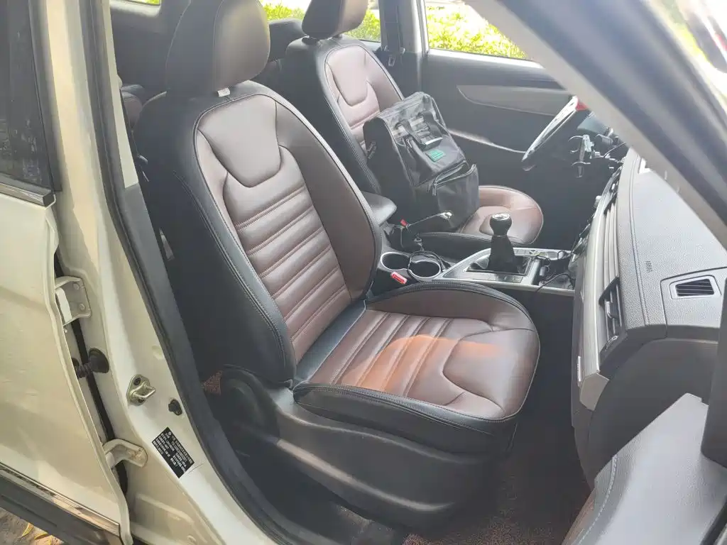 Dongfeng Fengxing Jingyi X6 2018 2017 Joy Series 1.5T Manual Luxury