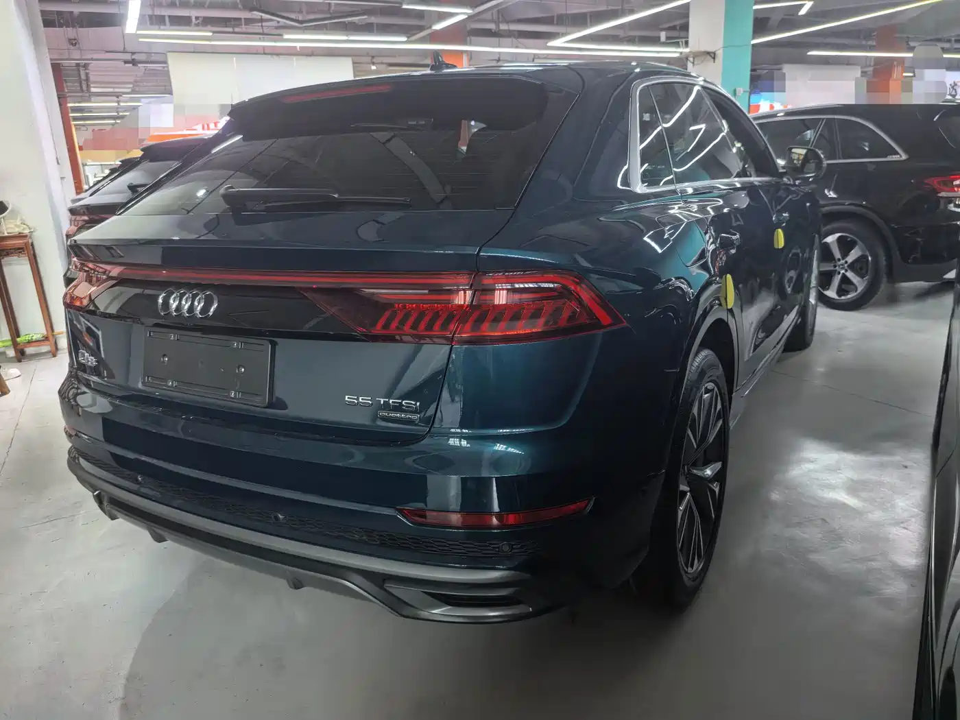 Фото 8 - Audi Q8