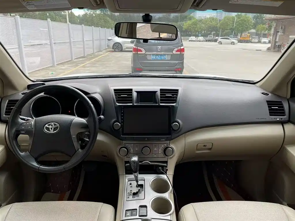Toyota Highlander 2009 2.7L 2WD 5-seater Sport Edition фото 6