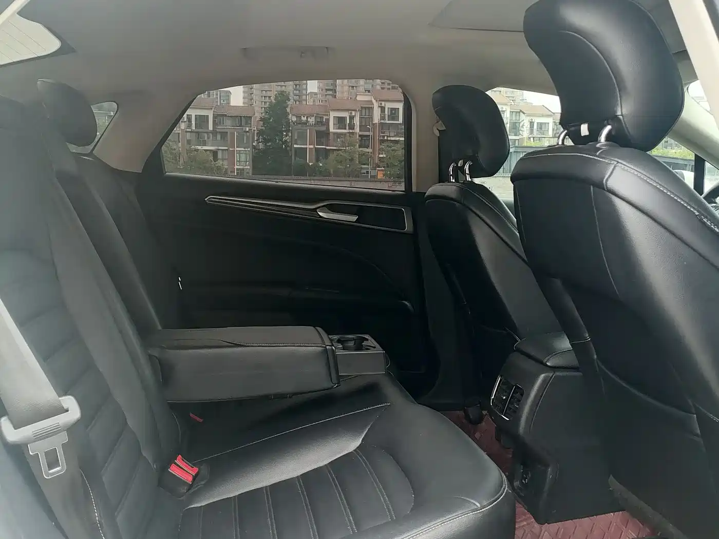 FORD MONDEO