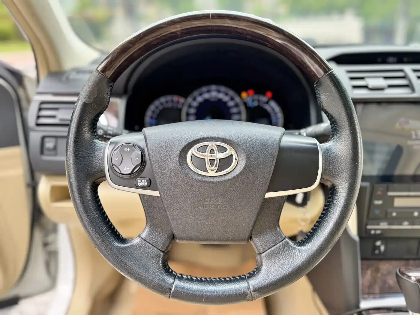 Toyota Camry 2015 2.0G Leading Edition фото 13