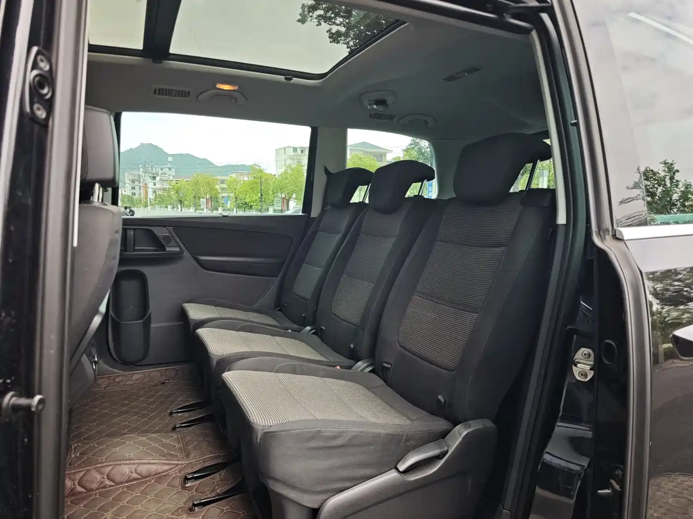 Volkswagen Sharan 2015 1.8TSI Comfort фото 6